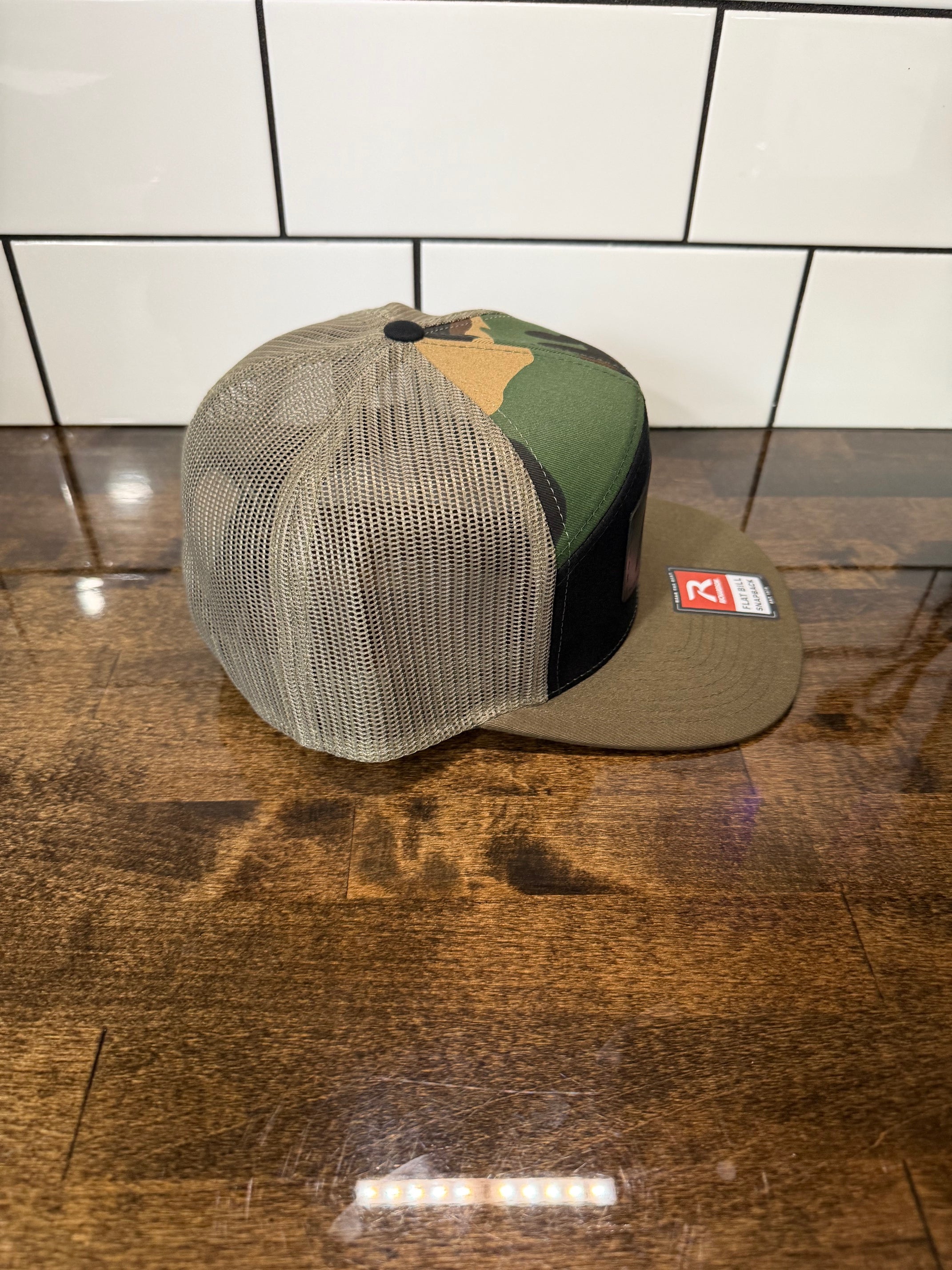 DH1 CAMO FLAT BILL