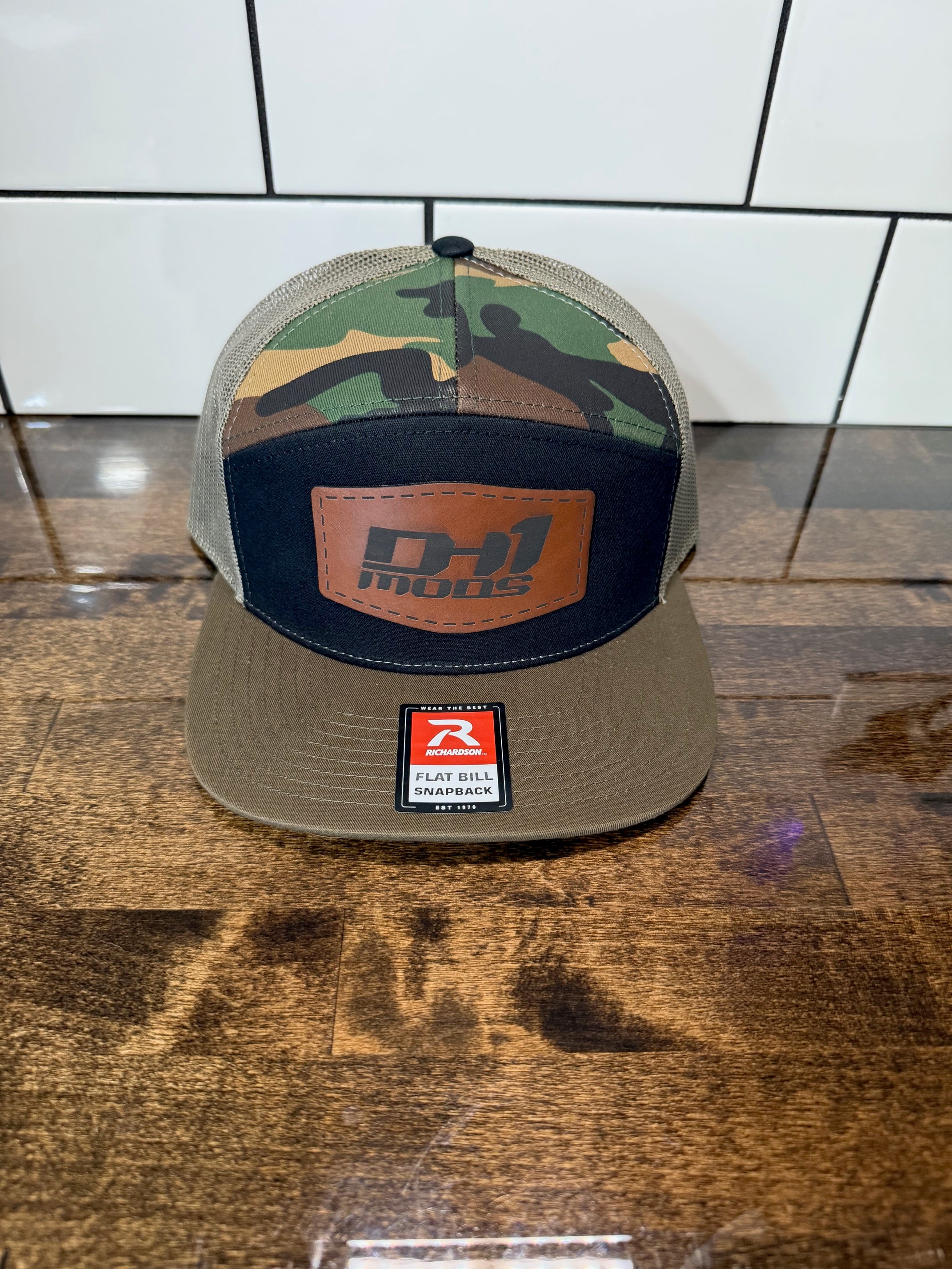 DH1 CAMO FLAT BILL